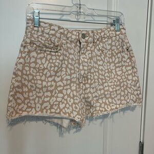 Zara Leopard Print Tan/White Women's Shorts 6